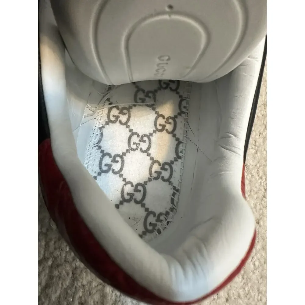 Gucci product pair